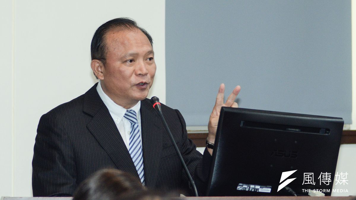 對於高雄市長候選人韓國瑜說要帶動農產品銷售,農委會主委林聰賢14日質疑:「他有政見嗎?」(資料照,甘岱民攝) 對於高雄市長候選人韓國瑜說要帶動農產品銷售,農委會主委林聰賢14日質疑:「他有政見嗎?」(資料照,甘岱民攝)