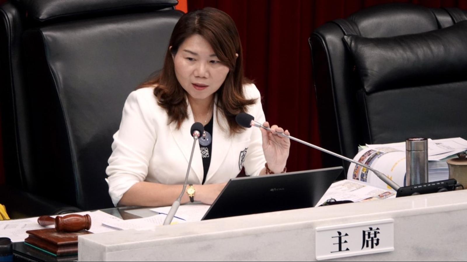 李雅靜喊普發現金2萬元 反嗆林智鴻:敢不敢到民進黨中常會提案?