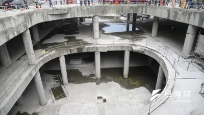 遠雄沒有為了大巨蛋復工做出積極的遞件準備,市府對此也沒輒,雙邊仍對於遞件是「報備」還是「送審」僵持不下的情況。(資料照,陳明仁攝)