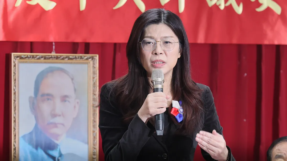 国民党主席の鄭麗文氏が、国民党中央評議委員会の会議に出席した。(写真/柯承惠撮影) 国民党主席の鄭麗文氏が、国民党中央評議委員会の会議に出席した。(写真/柯承惠撮影)