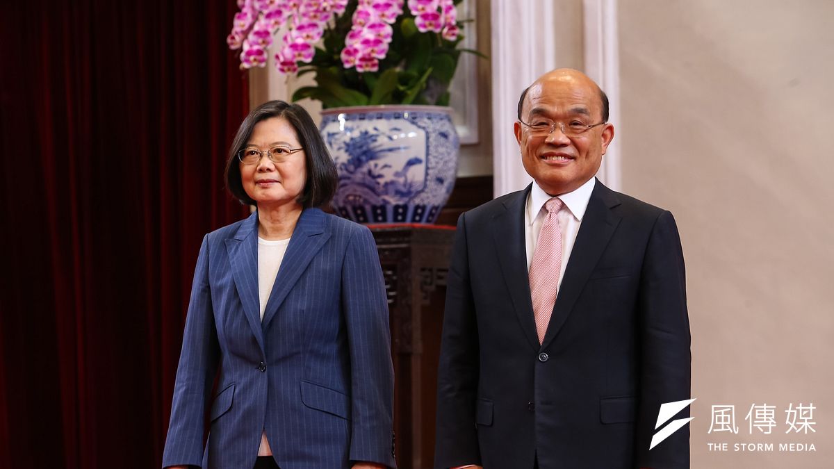 時代力量公布最新民調,總統蔡英文(左)與行政院長蘇貞昌(右)的滿意度雙雙下跌。(資料照,顏麟宇攝) 時代力量公布最新民調,總統蔡英文(左)與行政院長蘇貞昌(右)的滿意度雙雙下跌。(資料照,顏麟宇攝)