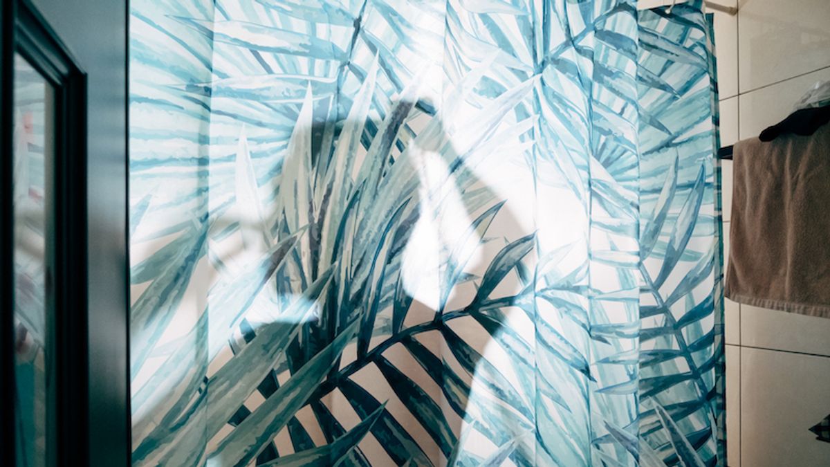 《洗頭》的核心概念是「暫時性的親密」,探索洗頭過程所產生的互動、對話與人際關係。(圖/主辦單位提供) 《洗頭》的核心概念是「暫時性的親密」,探索洗頭過程所產生的互動、對話與人際關係。(圖/主辦單位提供)