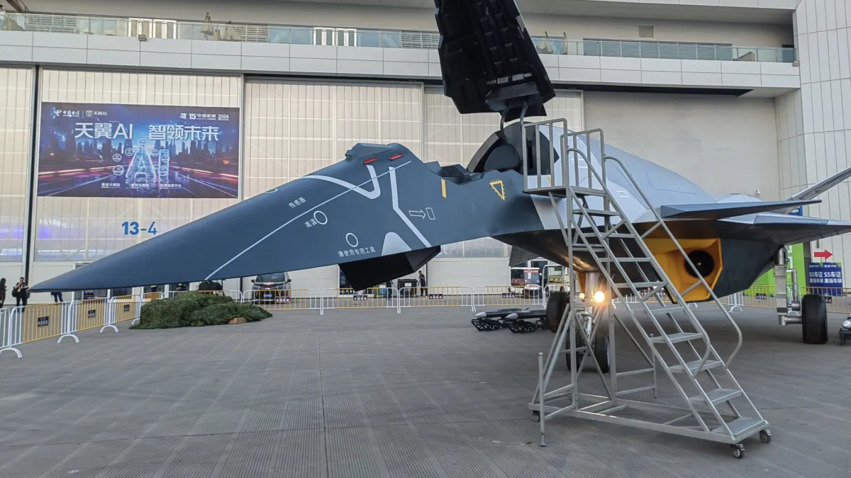 2024珠海航展的「白帝乙型」戰機模型。(翻攝微博)