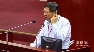 台北市長柯文哲接受質詢時爆料,國民黨總統參選人朱立倫,曾找他站台。(顏麟宇攝)