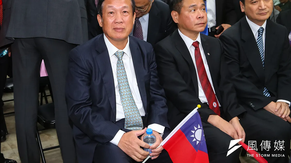 總統大選期間,商總理事長賴正鎰(左)曾公開表態支持韓國瑜。(顏麟宇攝)