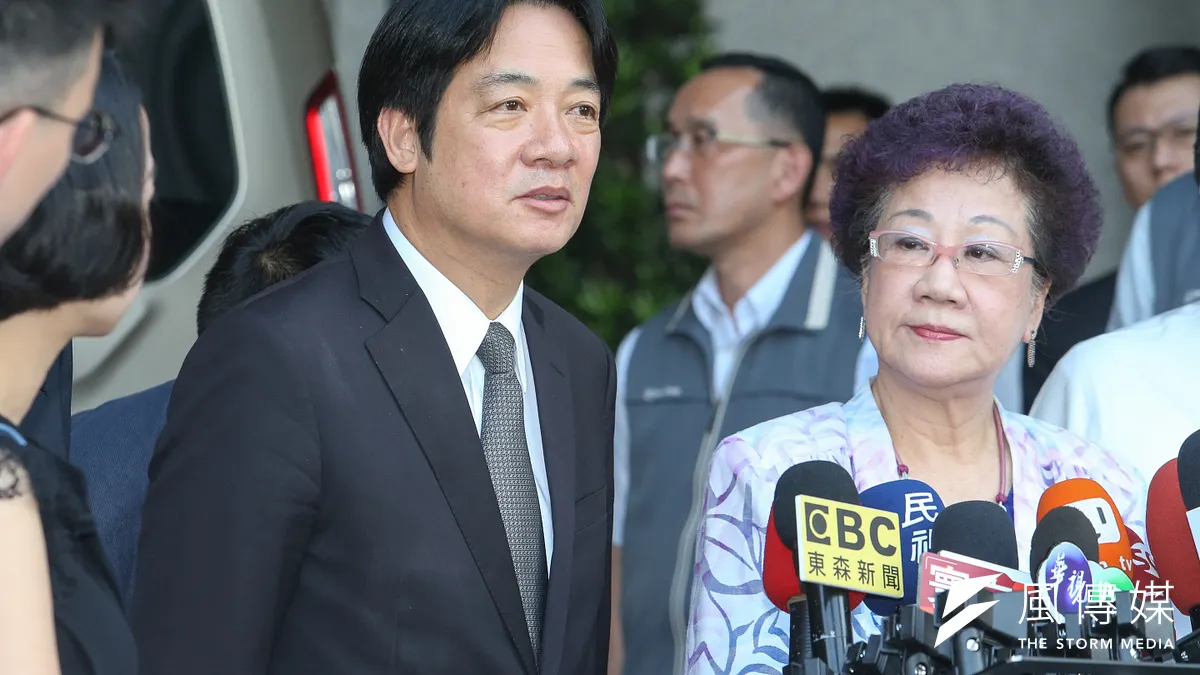 行政院長賴清德(左)今日發言表示愛滋病原因為男男同性戀,引起爭議。(資料照,陳明仁攝) 行政院長賴清德(左)今日發言表示愛滋病原因為男男同性戀,引起爭議。(資料照,陳明仁攝)