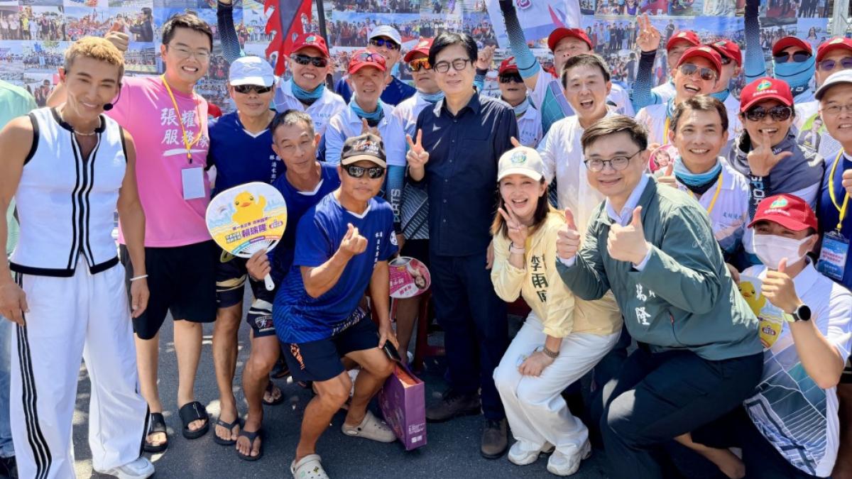 52隊競逐中芸漁港!林園傳統龍舟賽開戰 陳其邁加碼獎金助威
