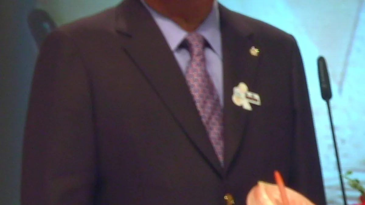 前奧委會主席、現任田徑協會理事長蔡辰威向體育署長何卓飛表示要辭去田徑協會理事長,並呼籲所有的向體育協會理事長都提出辭呈。(取自維基百科,Rico Shen攝/CC BY 4.0)