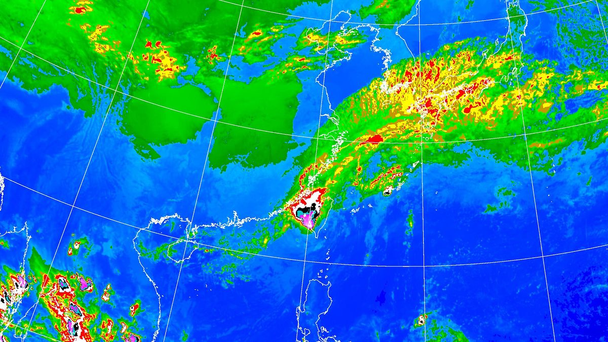11/13停班課20:00最新》16縣市宣布了!鳳凰颱風「麻雀之姿」登陸 周末、下週天氣預報出爐