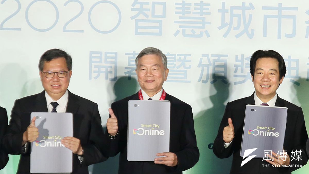 民進黨目前浮出檯面的接班人選中,賴清德(右)與鄭文燦(左)都屬黨內第一大派系新潮流。(柯承惠攝) 民進黨目前浮出檯面的接班人選中,賴清德(右)與鄭文燦(左)都屬黨內第一大派系新潮流。(柯承惠攝)