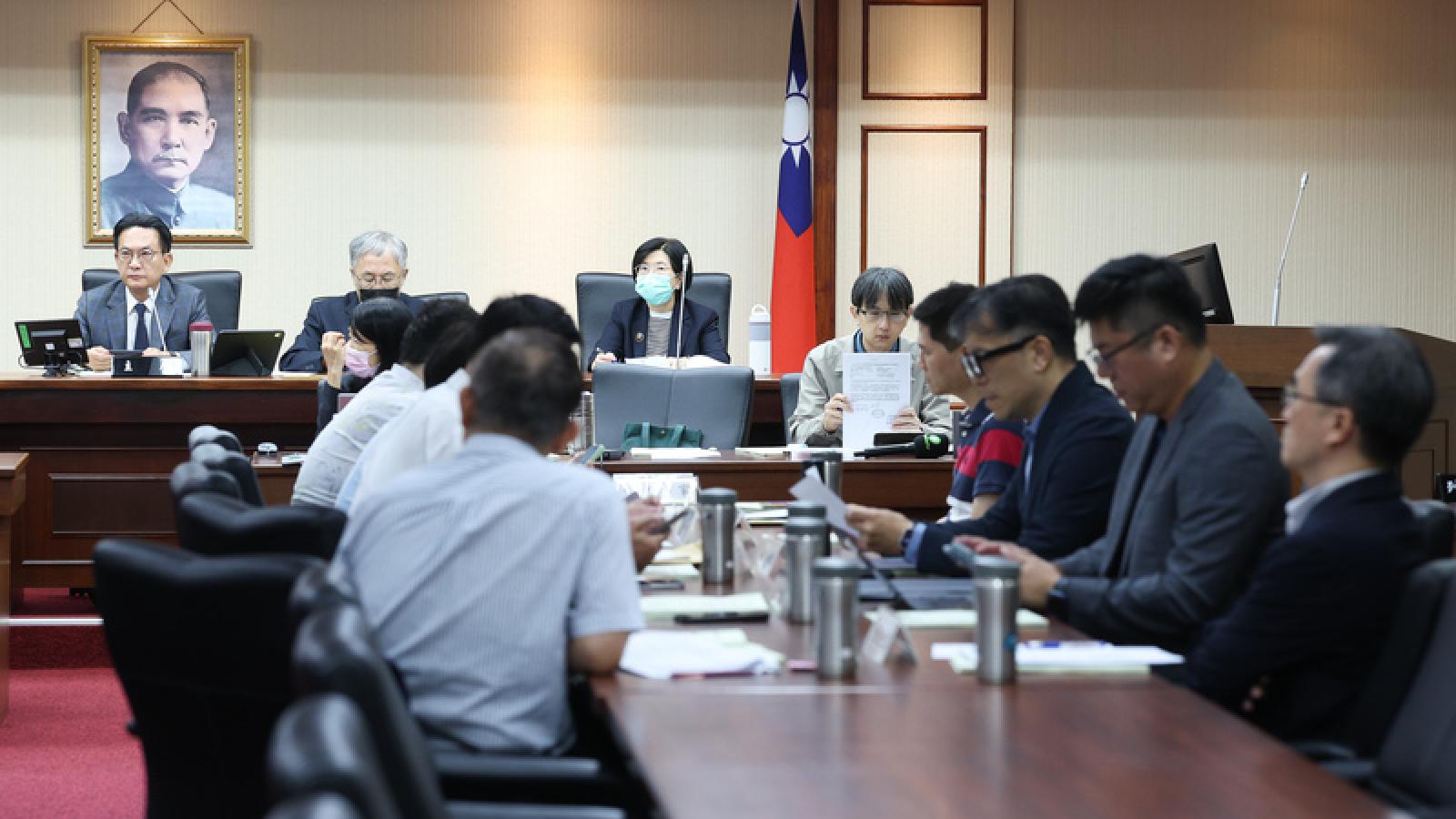 王其觀點:NCC被提名人應對黨政軍條款表態,自己撕掉綠油油的標籤