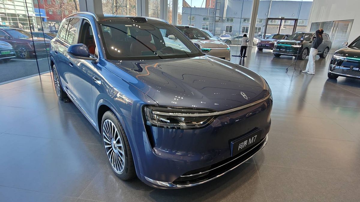 風傳媒試乘中國「問界M7」電動車,鴻蒙智行AI自動駕駛落地,展現東方科技自主韌性