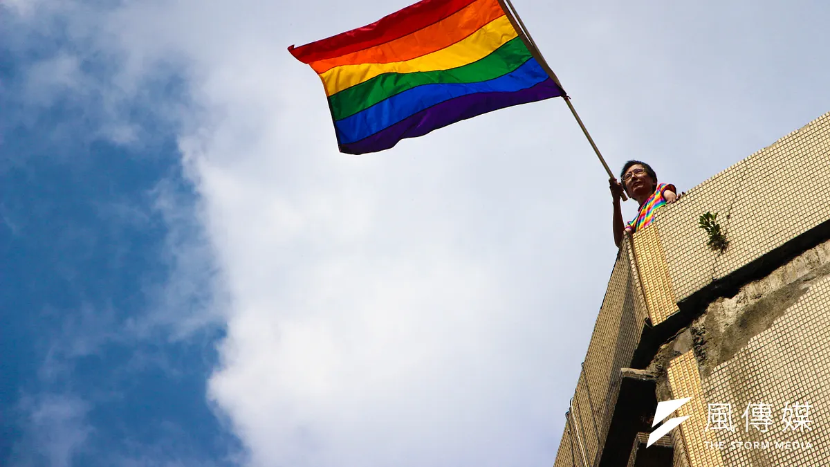 面對父母和長輩的催婚和生子壓力,中國不少同性戀者以與異性進行「形式婚姻」來解決此問題。(資料照,葉信菉攝)