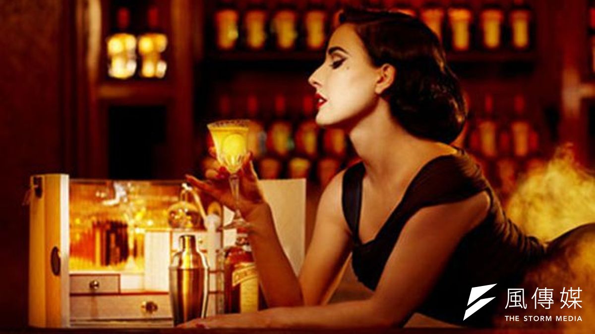 台北市兩位市長候選人連勝文與柯文哲的吧女與英文之辯,凸顯兩人都缺乏性別平權意識。(取自電影劇照) 台北市兩位市長候選人連勝文與柯文哲的吧女與英文之辯,凸顯兩人都缺乏性別平權意識。(取自電影劇照)