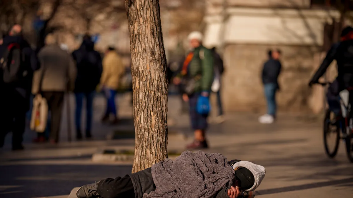 街友問題始終難解決。(示意圖/AP) 街友問題始終難解決。(示意圖/AP)
