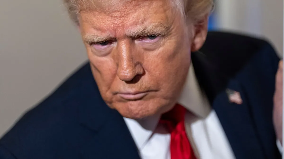 以下のように調整しました: トランプ大統領が発信した投稿では、政府が「第三世界諸国」からの移民を「永久に一時停止」する方針を示した。(写真/AP) 以下のように調整しました: トランプ大統領が発信した投稿では、政府が「第三世界諸国」からの移民を「永久に一時停止」する方針を示した。(写真/AP)