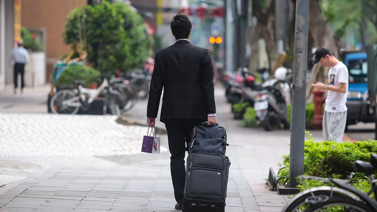 停砍公教年金三讀倒數?李來希嘆公務員慘況成真:誰願意沒終身俸還被羞辱