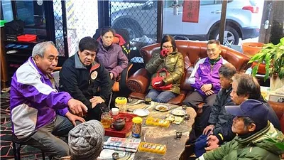 花蓮公所年終慰勞鄰長 致贈禮品感謝協助市政推展