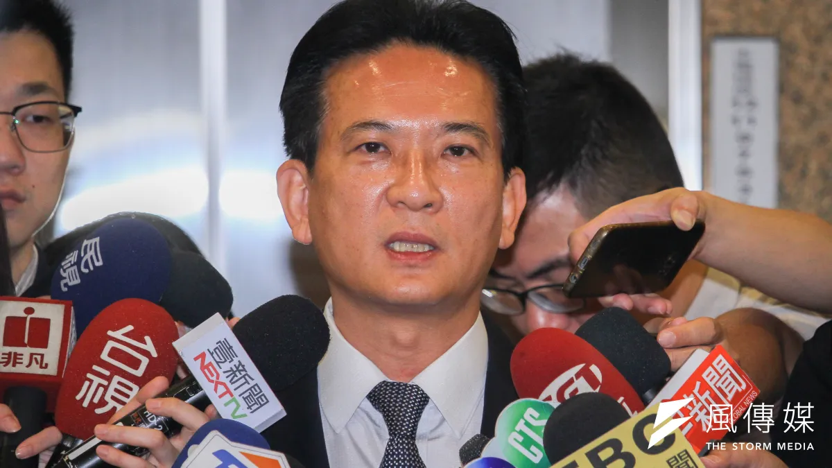 高雄市長韓國瑜近來陷入「庶民」買豪宅風波,民進黨立委林俊憲(見圖)7日指韓國瑜竟施壓業主台肥借款。(蔡親傑攝)