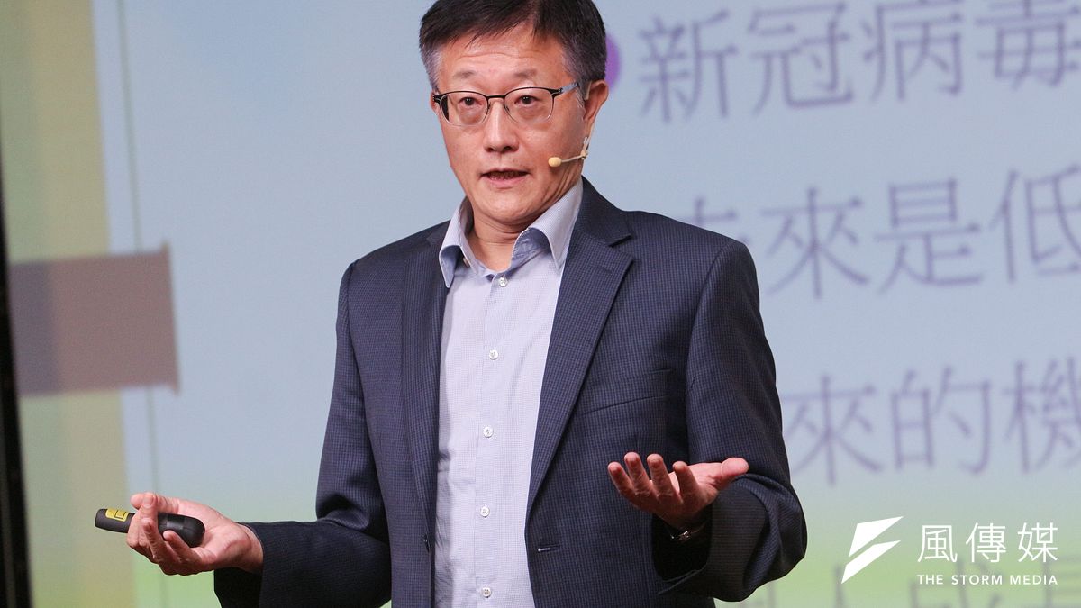 政大教授周行一(見圖)呼籲青年,就算薪水25K,每個月也要存錢投資理財。(資料照,顏麟宇攝) 政大教授周行一(見圖)呼籲青年,就算薪水25K,每個月也要存錢投資理財。(資料照,顏麟宇攝)