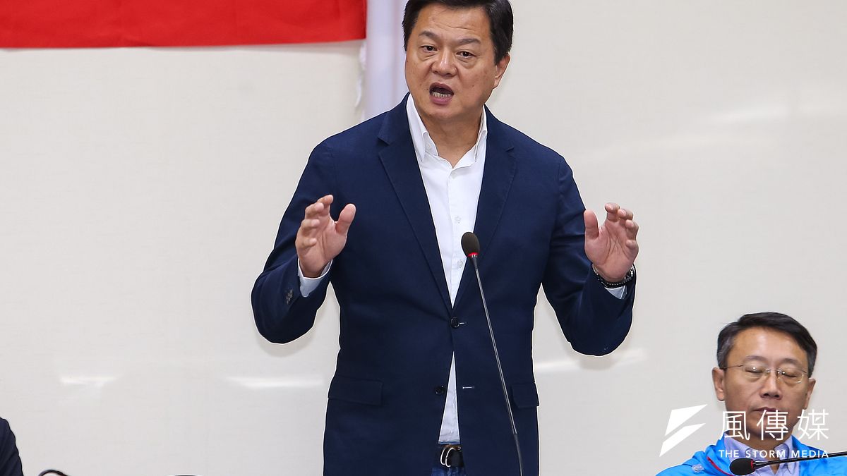 韓國瑜全國競總副總幹事周錫瑋(見圖)直言,未來只要韓國瑜當選、國民黨立委席次過半,民進黨政府的弊案就能重啟調查,讓該做牢的政治人物全都跑不掉。(資料照,顏麟宇攝) 韓國瑜全國競總副總幹事周錫瑋(見圖)直言,未來只要韓國瑜當選、國民黨立委席次過半,民進黨政府的弊案就能重啟調查,讓該做牢的政治人物全都跑不掉。(資料照,顏麟宇攝)