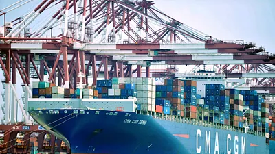 中美貿易戰第二波關稅措施今天上路,中國官方與民間也著手因應,要將損害降到最低。(AP)