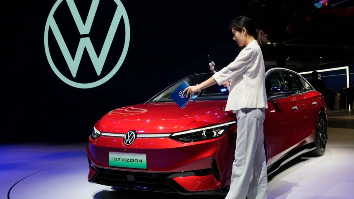 上海車展上亮相的福斯 ID.7 Vizzion電動車。(AP)