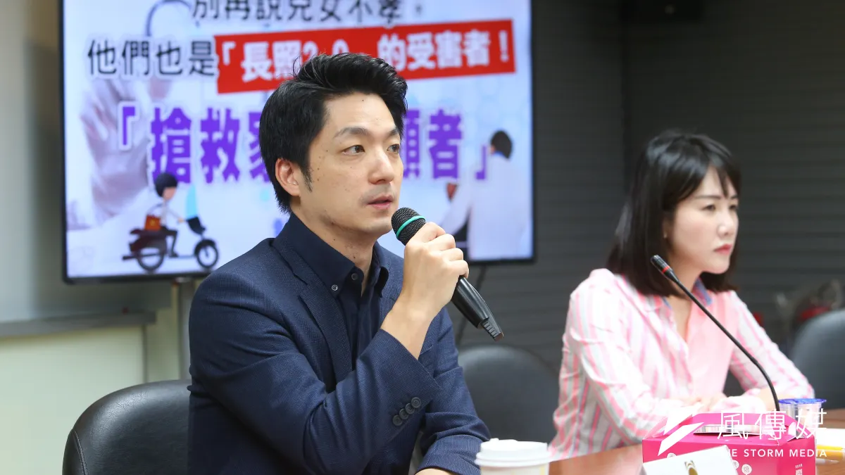 國民黨台北市議員徐巧芯認為,立委蔣萬安(左)相當適合參選台北市長。(資料照,顏麟宇攝)