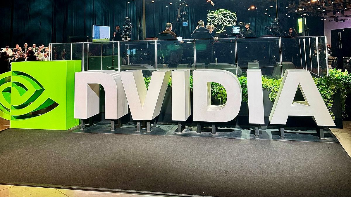 美股開盤速報》輝達又又又漲翻 專家:「逢低買進」依然好用