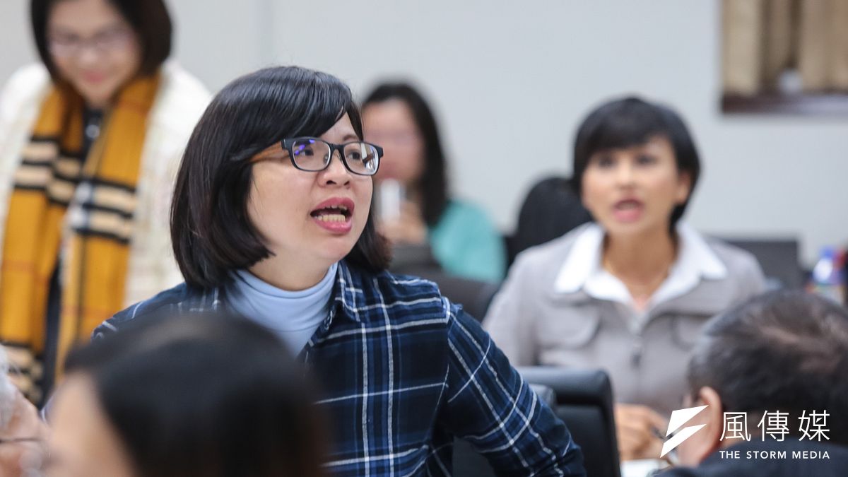 作者強調,請執政黨立委奮起,不再以做一個行政院立法局的按鈕部隊為榮,而以做一個不負人民所託,行使人民主權的立法委員為傲。(資料照,顏麟宇攝) 作者強調,請執政黨立委奮起,不再以做一個行政院立法局的按鈕部隊為榮,而以做一個不負人民所託,行使人民主權的立法委員為傲。(資料照,顏麟宇攝)