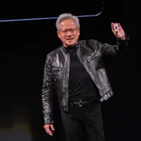 1日、台北流行音楽センターで「NVIDIA GTC Taipei 2026」の基調講演を行うエヌビディアの創業者兼CEO、ジェンスン・フアン氏。(写真/劉偉宏撮影) 1日、台北流行音楽センターで「NVIDIA GTC Taipei 2026」の基調講演を行うエヌビディアの創業者兼CEO、ジェンスン・フアン氏。(写真/劉偉宏撮影)