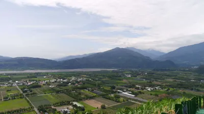 「我從來一直覺得台東應該就是台灣島最荒遠的地方,後來逐漸發覺花東縱谷根本是島上最豐碩美麗的一片土地…」(圖/ hotelscombined提供)