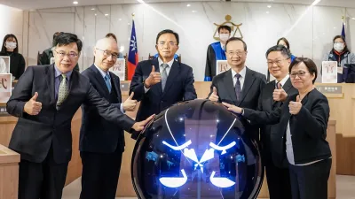 司法院召開記者會,宣布正式啟用新北、南投、高雄地院三間國民法官法庭。(司法院提供)
