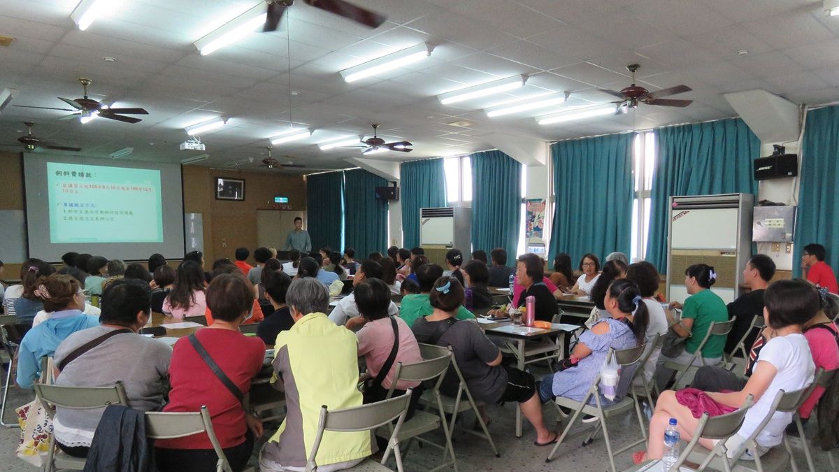 乾飼料代替廚餘 落實乾淨餵養 乾飼料代替廚餘 落實乾淨餵養