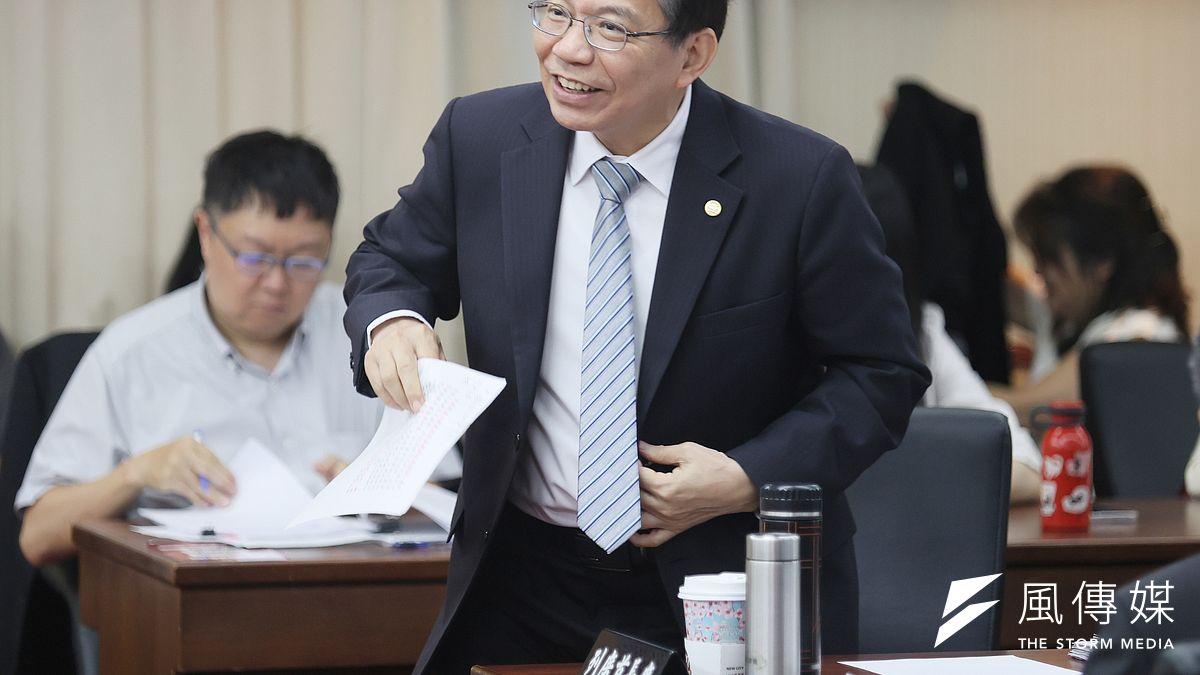 交通部長王國材17日赴立法院交通委員會,就「花蓮地震公路、鐵路、空運、海運應變機制」專題報告並備質詢。(柯承惠攝) 交通部長王國材17日赴立法院交通委員會,就「花蓮地震公路、鐵路、空運、海運應變機制」專題報告並備質詢。(柯承惠攝)