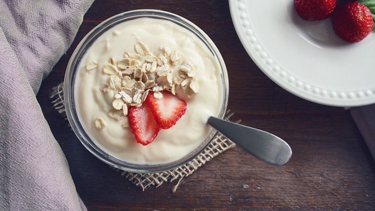 比較健康的食用優格方法,建議可以加一些天然的水果。(圖/pixabay) 比較健康的食用優格方法,建議可以加一些天然的水果。(圖/pixabay)