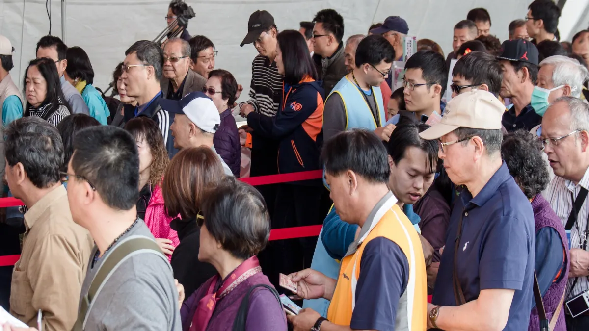 臺灣國際蘭展正式開園 民眾大排長龍
