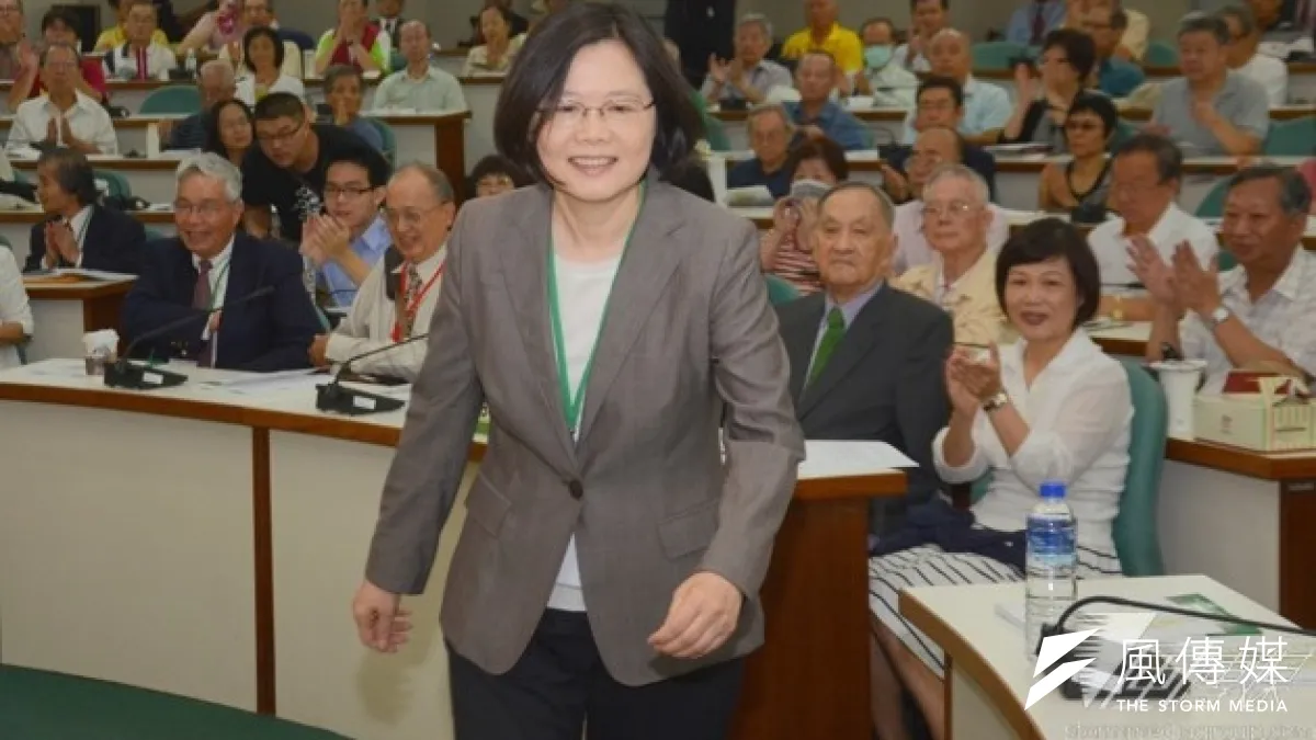 民進黨主席蔡英文13日上午參加〈台灣人民自救運動宣言〉50周年紀念時,發表專題演講。(宋小海攝)