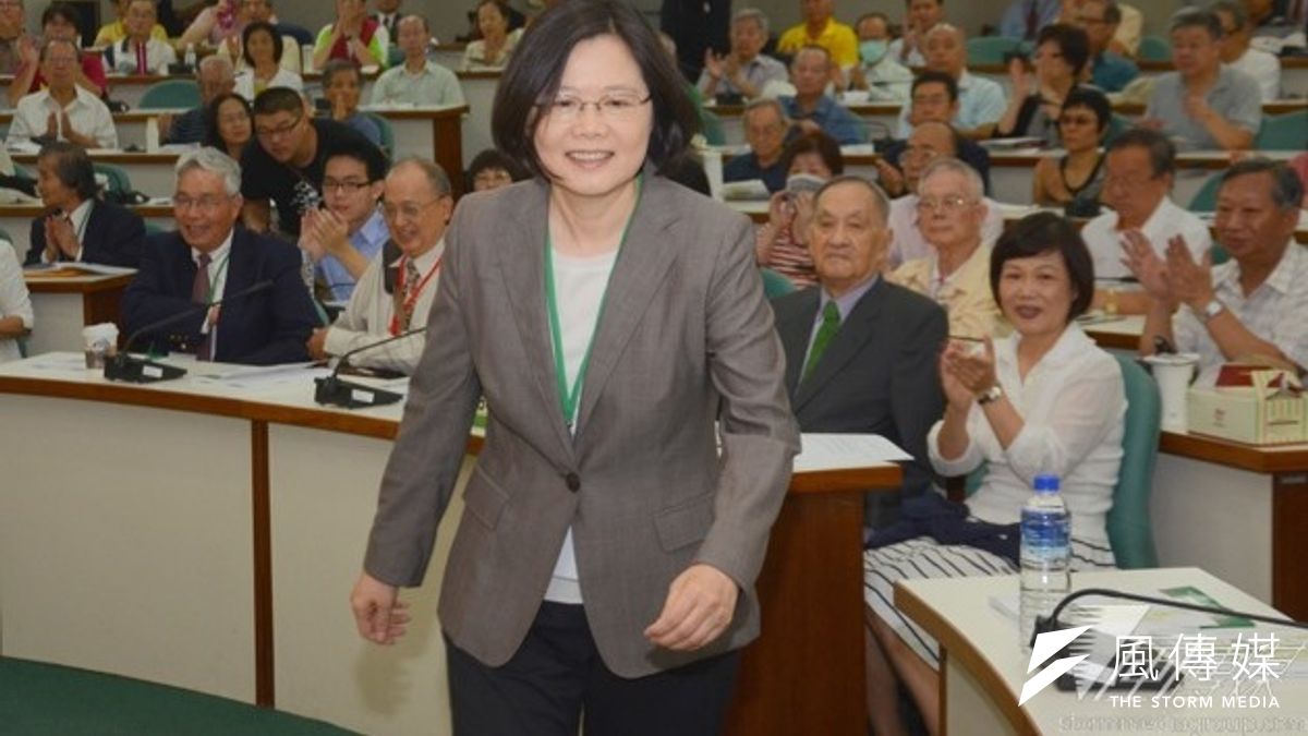 民進黨主席蔡英文13日上午參加〈台灣人民自救運動宣言〉50周年紀念時,發表專題演講。(宋小海攝) 民進黨主席蔡英文13日上午參加〈台灣人民自救運動宣言〉50周年紀念時,發表專題演講。(宋小海攝)