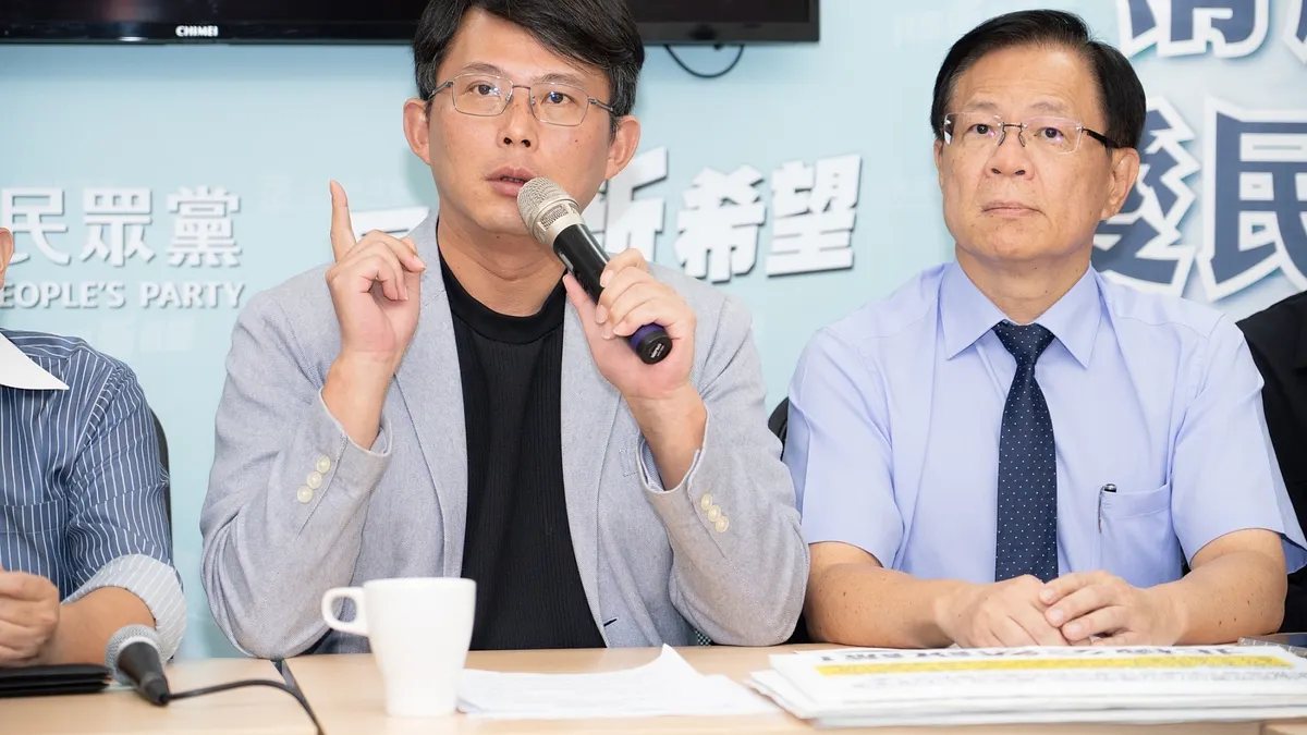 民眾黨主柯文哲31日尚未走出北檢,民眾黨緊急應變小組召開記者會。(民眾黨提供)