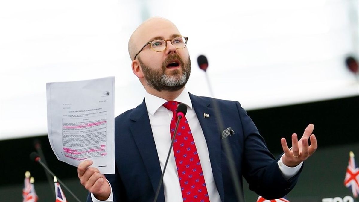 歐洲議會外委會1日壓倒性通過「歐盟–台灣政治關係與合作」報告,負責協調的瑞典籍的歐洲議員魏莫斯表示,這份報告發出一個強烈訊息,即歐盟必須尋求與台灣全面加強夥伴關係。(圖取自facebook.com/Charlie.Weimers) 歐洲議會外委會1日壓倒性通過「歐盟–台灣政治關係與合作」報告,負責協調的瑞典籍的歐洲議員魏莫斯表示,這份報告發出一個強烈訊息,即歐盟必須尋求與台灣全面加強夥伴關係。(圖取自facebook.com/Charlie.Weimers)