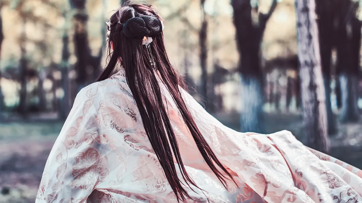 清朝末年義和團運動興起,首領朱紅燈提倡婦女創立「紅燈照」,由「黃蓮聖母」林黑兒帶領諸位仙姑、仙女對抗洋人。(示意圖/取自Unsplash) 清朝末年義和團運動興起,首領朱紅燈提倡婦女創立「紅燈照」,由「黃蓮聖母」林黑兒帶領諸位仙姑、仙女對抗洋人。(示意圖/取自Unsplash)