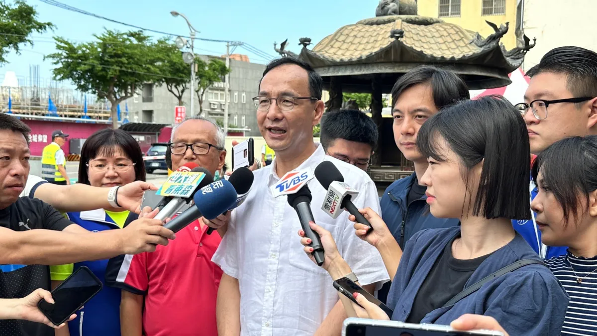 傳國民黨主席朱立倫為遏止挺郭派退黨潮,不排除拿不分區立委作為整合籌碼,對此他本人否認此謠言。(國民黨提供)