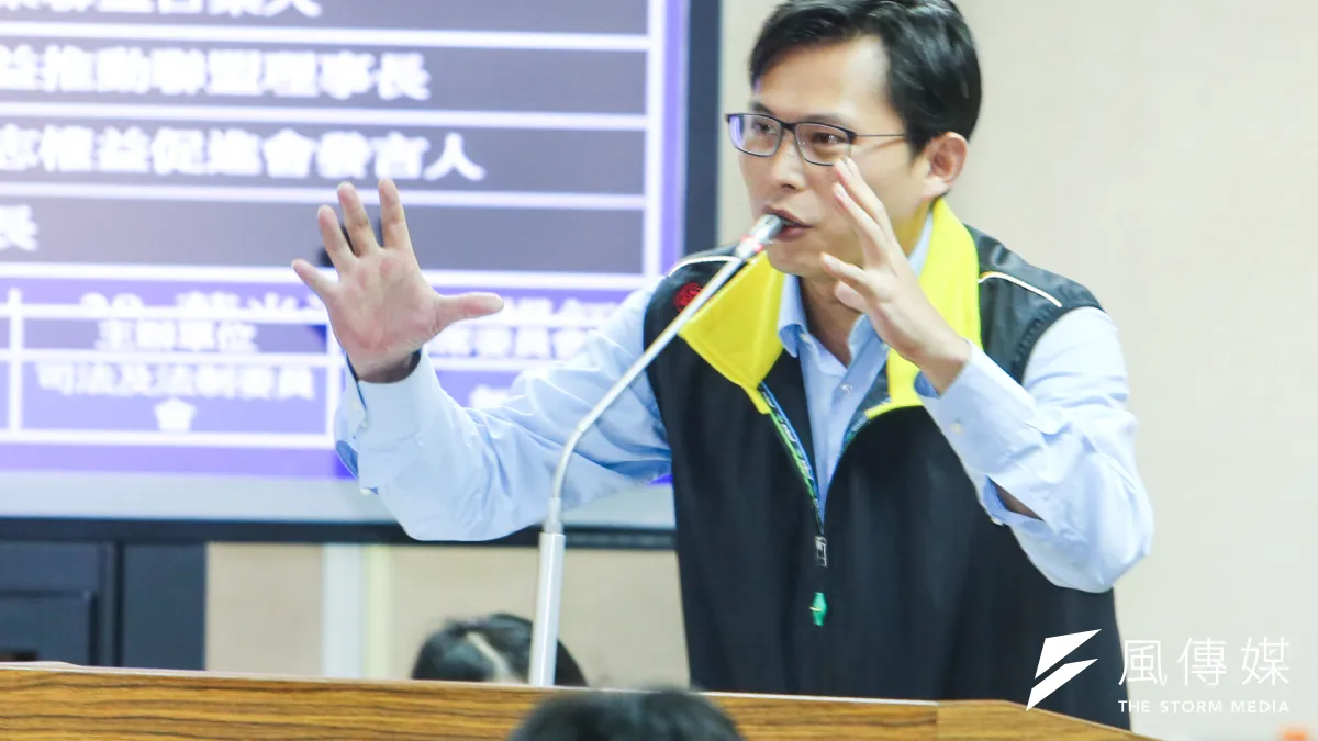 由於支持同性婚姻而遭到「北北基安定力量聯盟」發動罷免,立委黃國昌表示,不會因為壓力而退卻。(資料照,陳明仁攝)