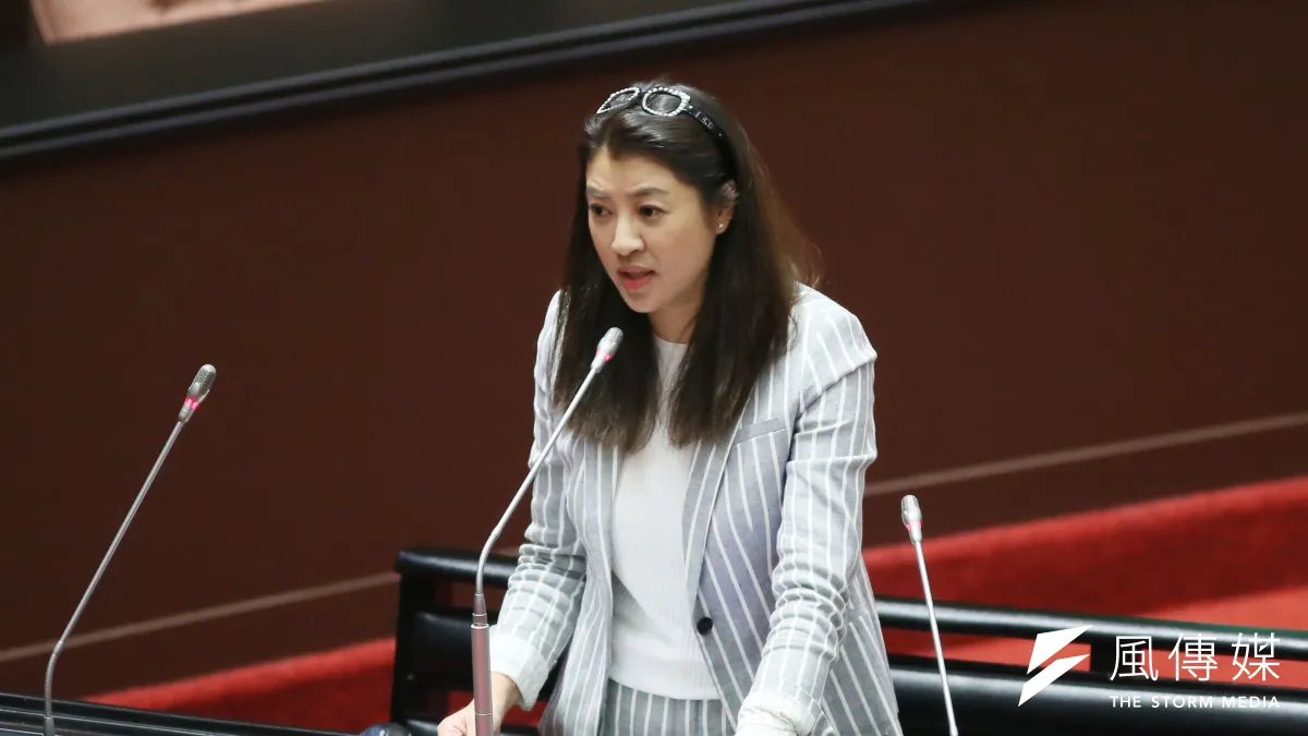 許淑華呼籲指揮中心正面回應是否開放讓地方政府採購疫苗,勿讓政治意識型態凌駕於全民健康之上。(資料照,柯承惠攝)