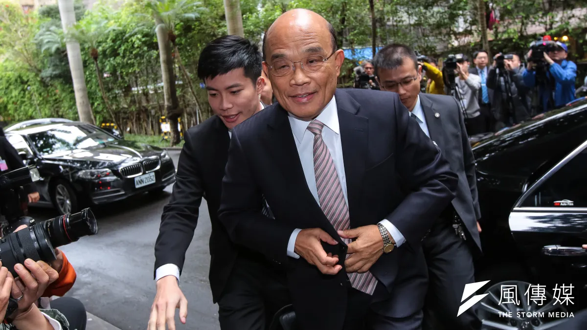 行政院長蘇貞昌15日出席立院總質詢,強調農委會是招募網路小編提供正確訊息。(顏麟宇攝)