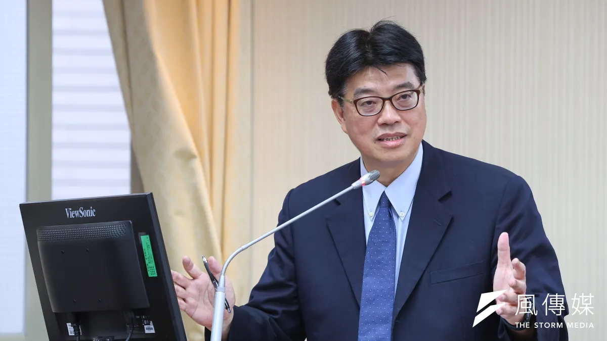 陸委會聲稱台籍教師張立齊的「定居證」即使失效,不影響其「違法事實」,圖為陸委會主委邱垂正。(顏麟宇攝)