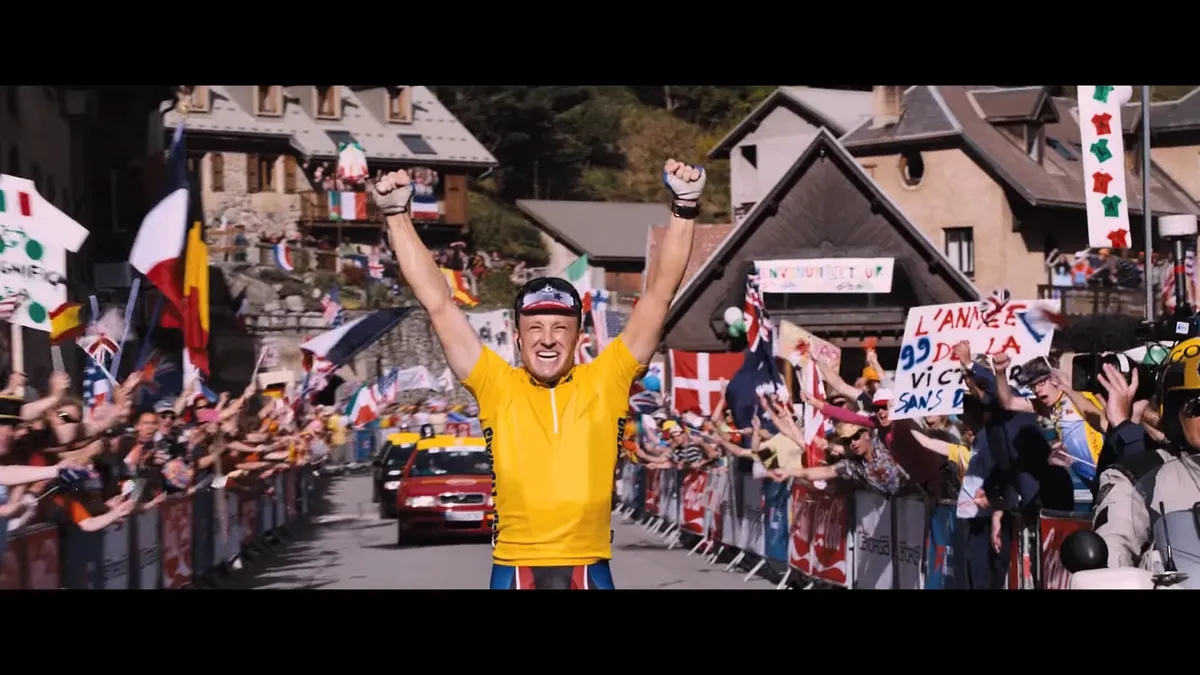 車神阿姆斯壯激勵人心的勝利背後,是一場最精細完美的禁藥計畫。(圖/STUDIOCANAL UK@youtube) 車神阿姆斯壯激勵人心的勝利背後,是一場最精細完美的禁藥計畫。(圖/STUDIOCANAL UK@youtube)