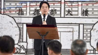 總統賴清德視導陸軍步訓部,重申國防特別預算的重要性。(中央社)