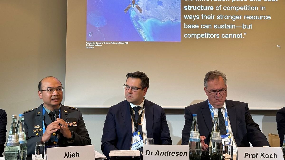 再有台灣軍官穿軍服現身歐洲!這位上校出席柏林安全會議 外交部低調曝光